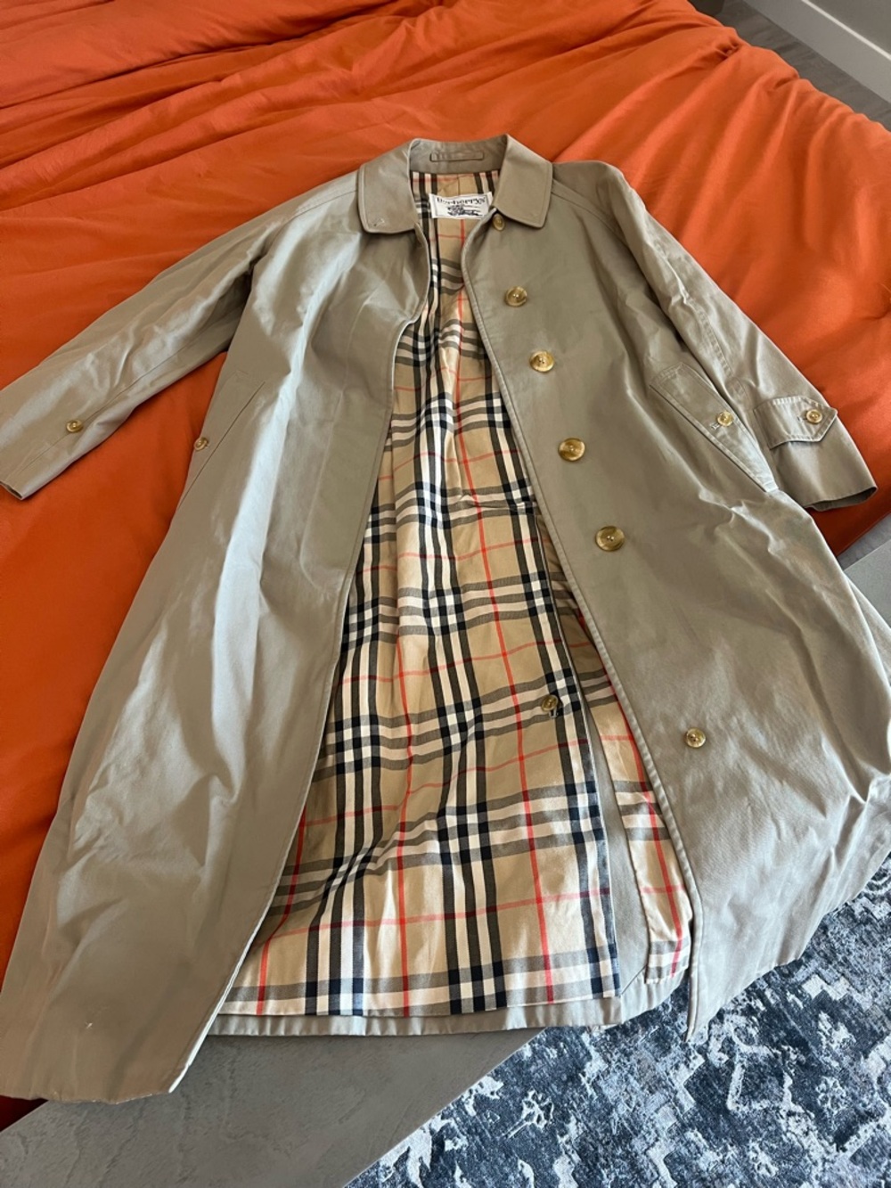 Burberry Khaki Trench Coat with Signature Check Lining